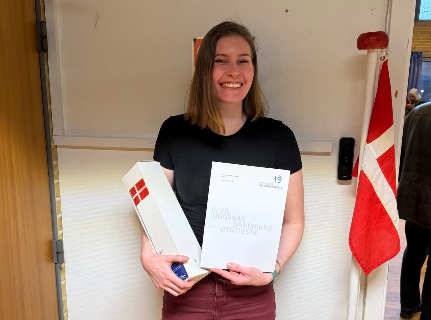 Emilie har bestået sin svendeprøve som elektriker med flotte resultater